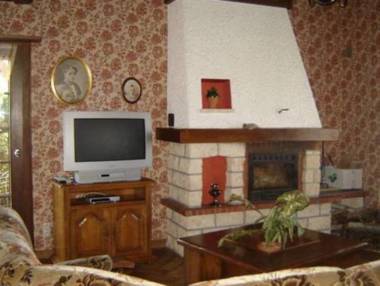 Quaint Holiday Home in Ruederbach with Table Tennis Table Garden