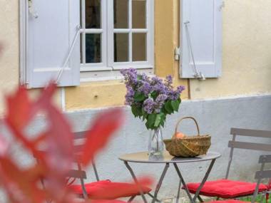 Gîte Sainte-Croix-en-Jarez 4 pièces 10 personnes - FR-1-496-136