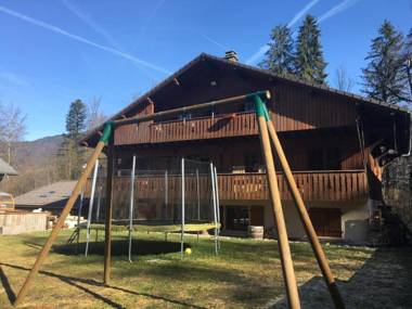 Room in Guest room - Mont Blanc room for 3 people with a balcony