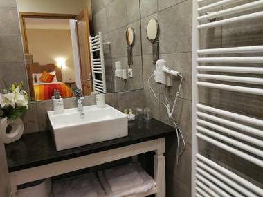 Auberge du Vieux Tour Le Manoir