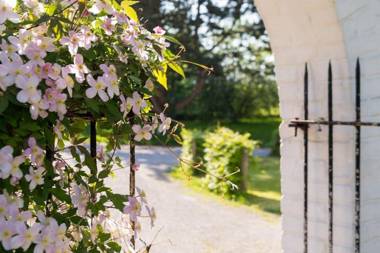 La Ferme Blanche The Originals Relais