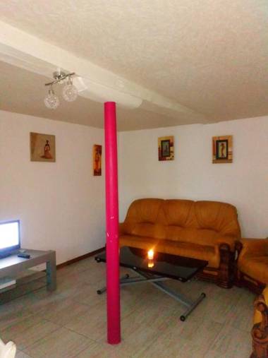 Maison de 2 chambres avec jardin clos et wifi a Chevannes