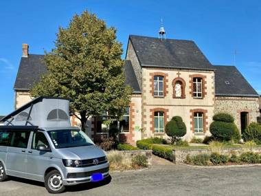 Gîte Carelles 5 pièces 11 personnes - FR-1-600-57