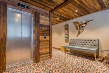 LES CABANES De La Maison Rouge