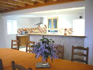 Gîte Chirassimont 7 pièces 14 personnes - FR-1-496-65