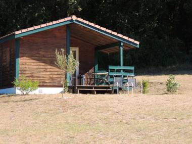 Chalet de 2 chambres avec piscine partagee et jardin amenage a Les Tourettes