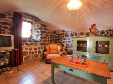 Gîte Lantriac 3 pièces 4 personnes - FR-1-582-141