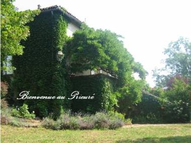 ensemble de deux chambres pour famille