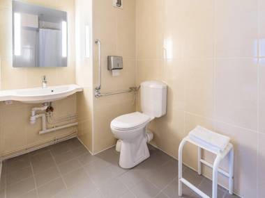 B&B HOTEL Creil Chantilly