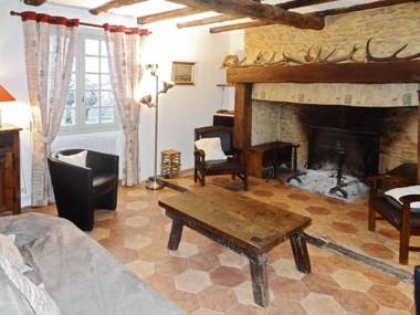 Maison de 4 chambres avec piscine privee jardin clos et wifi a Saint Amand de Coly
