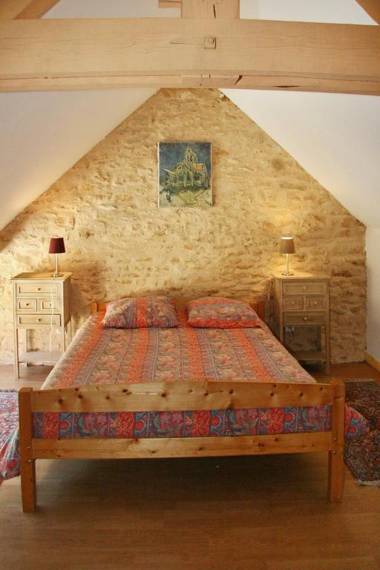 Maison de 4 chambres avec piscine privee jardin clos et wifi a Saint Amand de Coly