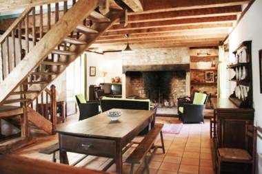 Maison de 2 chambres avec jardin amenage et wifi a Aubas