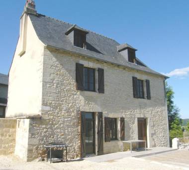 DEMEURE PERIGOURDINE ENTIEREMENT CLIMATISEE avec PISCINE PRIVEE