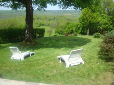 Gîte Azerat 3 pièces 4 personnes - FR-1-616-161