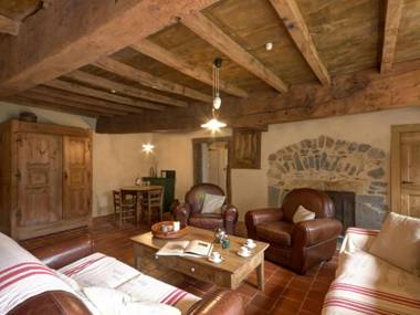 Gîte Saint-Just-la-Pendue 7 pièces 12 personnes - FR-1-496-54