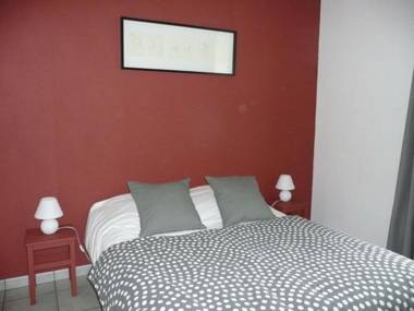 Gîte Saint-Just-la-Pendue 4 pièces 6 personnes - FR-1-496-52