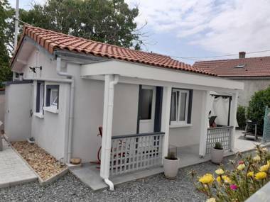 Appartement Vendat 1 pièce 2 personnes - FR-1-489-230