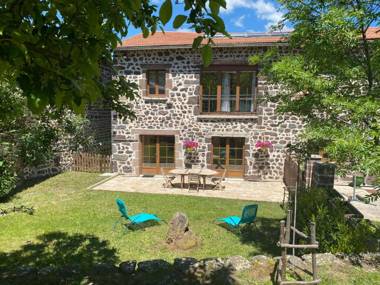 Gîte Saint-Christophe-sur-Dolaison 4 pièces 8 personnes - FR-1-582-284