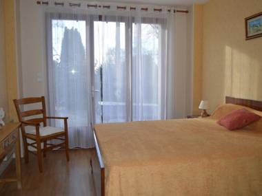 Villa Saint-Plantaire 3 pièces 6 personnes - FR-1-591-100