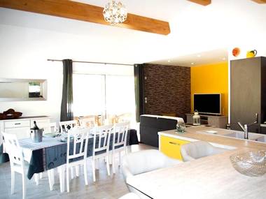 Maison de 4 chambres avec piscine partagee terrasse amenagee et wifi a La Roche sur le Buis