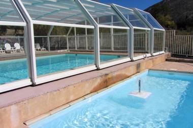 Maison de 4 chambres avec piscine partagee terrasse amenagee et wifi a La Roche sur le Buis