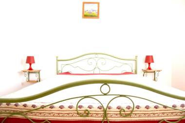 Maison de 2 chambres avec piscine partagee jardin amenage et wifi a La Roche sur le Buis