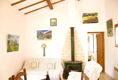 Maison de 2 chambres avec piscine partagee jardin amenage et wifi a La Roche sur le Buis