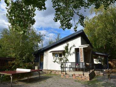 Holiday home with covered terrace at the edge of the Parc Regional du Morvan