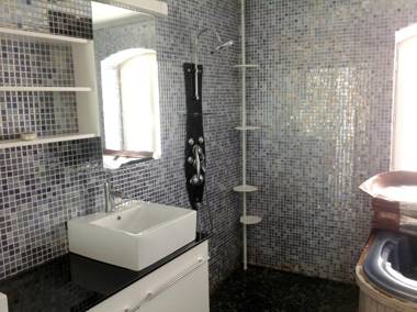 Villa de 4 chambres avec piscine privee jacuzzi et jardin clos a Saint Privat des Vieux