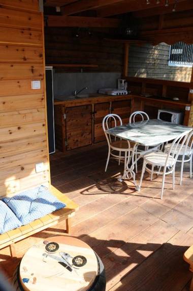 Tipis Du Petit Buisson