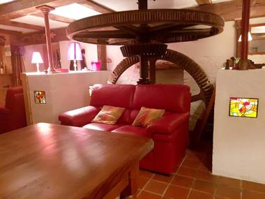 Villa de 5 chambres avec piscine privee jacuzzi et jardin amenage a Saint Paul de Varax