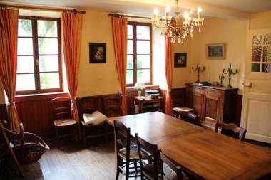 Maison de 5 chambres avec jardin clos et wifi a Augirein