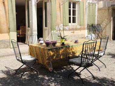 Beautiful country house with enclosed garden in green surroundings in Burgundy.