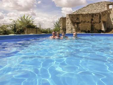 Lovely Holiday Home with Private Pool in Tournon-d'Agenais