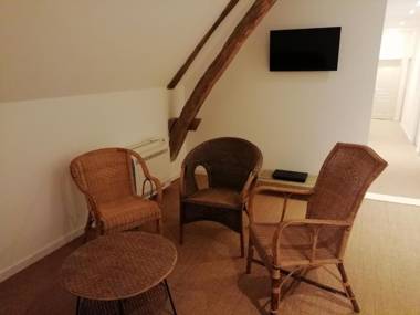 Gîte Ainay-le-Vieil 5 pièces 8 personnes - FR-1-586-15