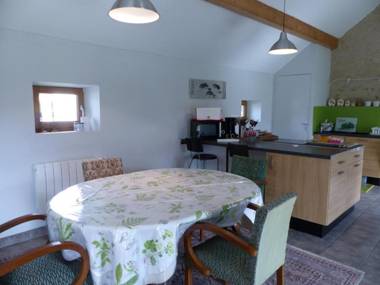 Gîte Louroux-de-Bouble 4 pièces 6 personnes - FR-1-489-5