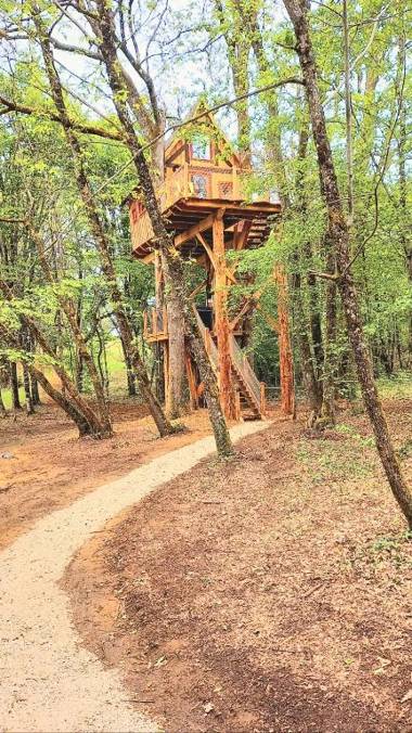 Cabanes dans les arbres avec spa Lot et Dordogne