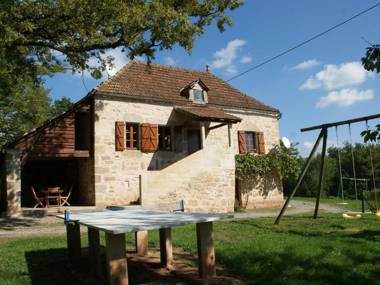 Lovely holiday home in stunning location private pool and 6 mountain bikes