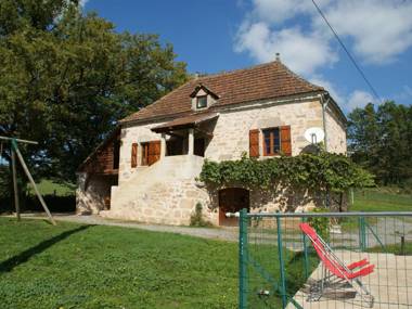 Lovely holiday home in stunning location private pool and 6 mountain bikes