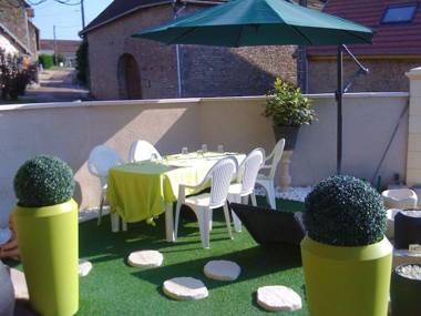 Appartement de 2 chambres avec terrasse amenagee et wifi a Chenevrey et Morogne