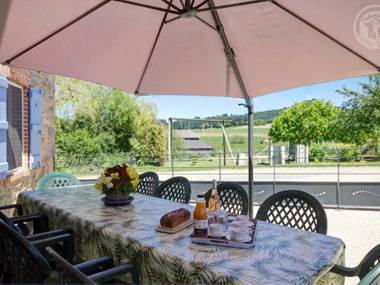 Gîte Saint-Romain-d'Urfé 5 pièces 9 personnes - FR-1-496-36