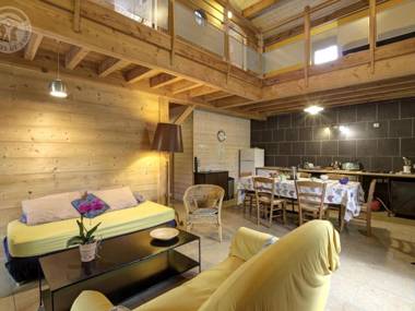 Gîte Saint-Romain-d'Urfé 4 pièces 6 personnes - FR-1-496-190