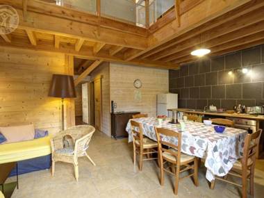 Gîte Saint-Romain-d'Urfé 4 pièces 6 personnes - FR-1-496-190