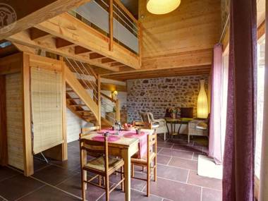 Gîte Saint-Romain-d'Urfé 6 pièces 10 personnes - FR-1-496-185