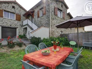 Gîte Saint-Héand 3 pièces 5 personnes - FR-1-496-4