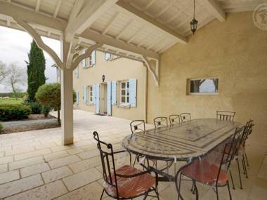 Gîte Chalain-le-Comtal 5 pièces 10 personnes - FR-1-496-48