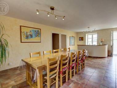 Gîte Chalain-le-Comtal 5 pièces 10 personnes - FR-1-496-48