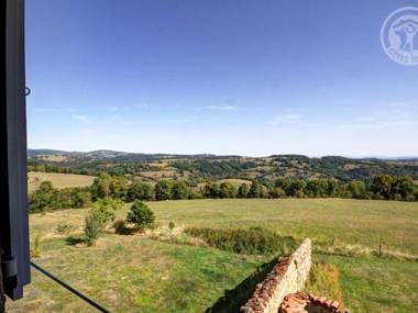 Gîte Saint-Martin-la-Sauveté 6 pièces 10 personnes - FR-1-496-128