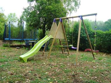 Bungalow de 2 chambres avec vue sur le lac piscine partagee et jardin clos a Saint Hilaire sous Romilly