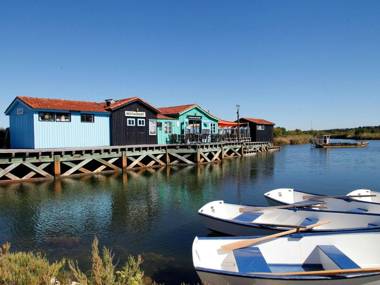 Colorful semi-detached house just 300m. away from the beach